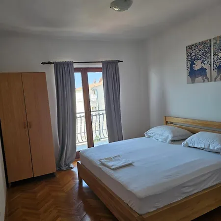 Sea View Split